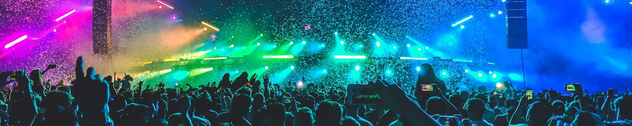 Large_billboard_festivales